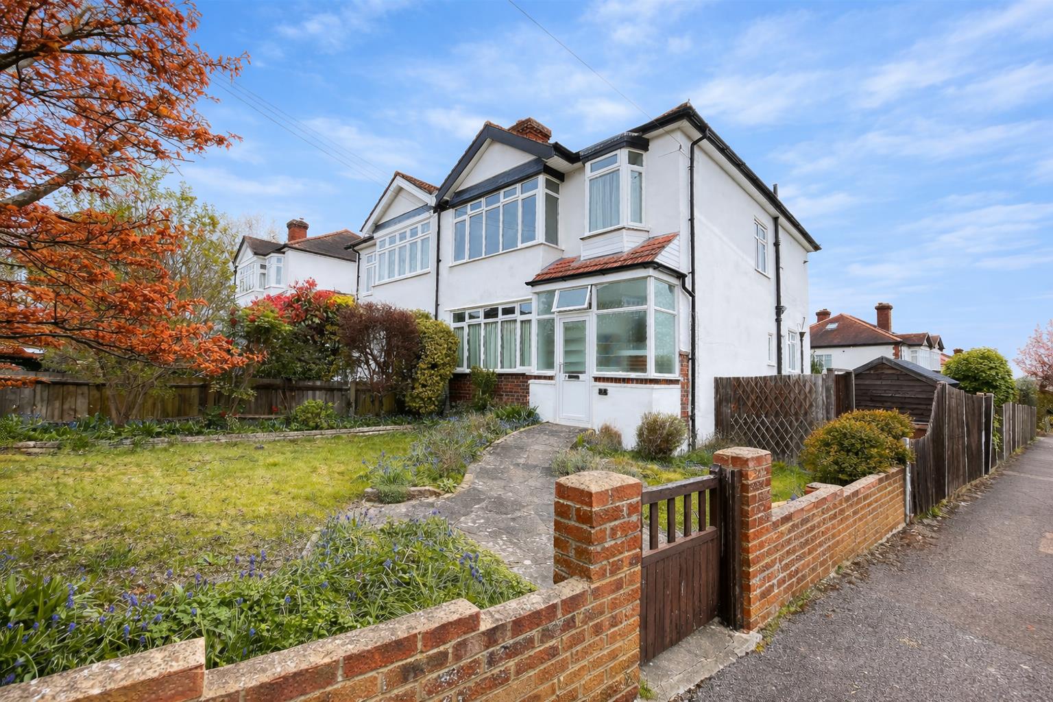 3 bed property in Farm Road, South Sutton
